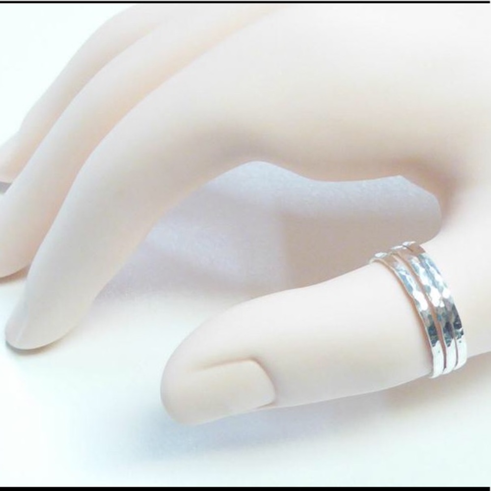 Stack of sterling silver rings - 8 rings